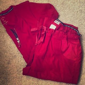 Red scrub KOI set ❤️